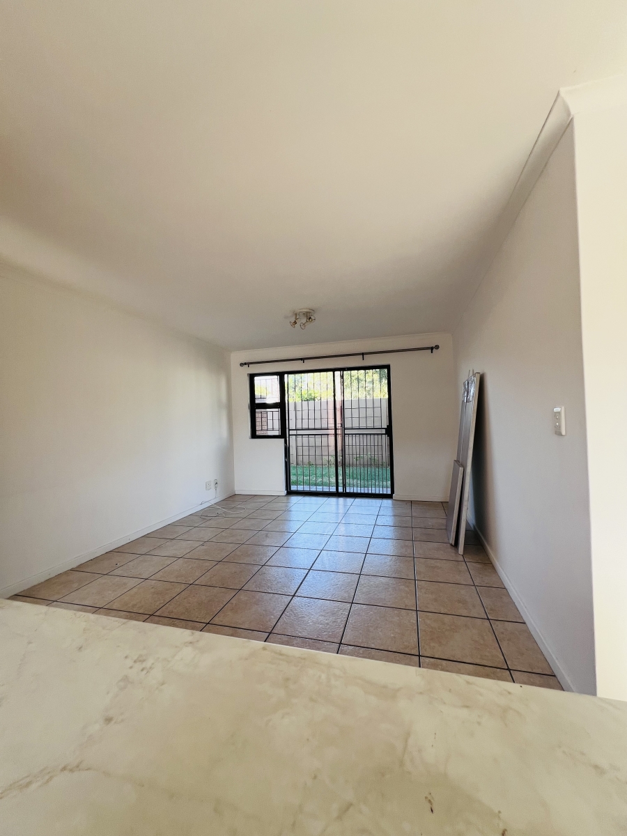 2 Bedroom Property for Sale in Sea Breeze Western Cape